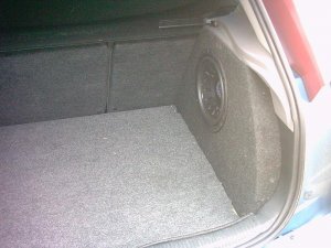 Luxus Subwoofer Unterm Sitz Bild